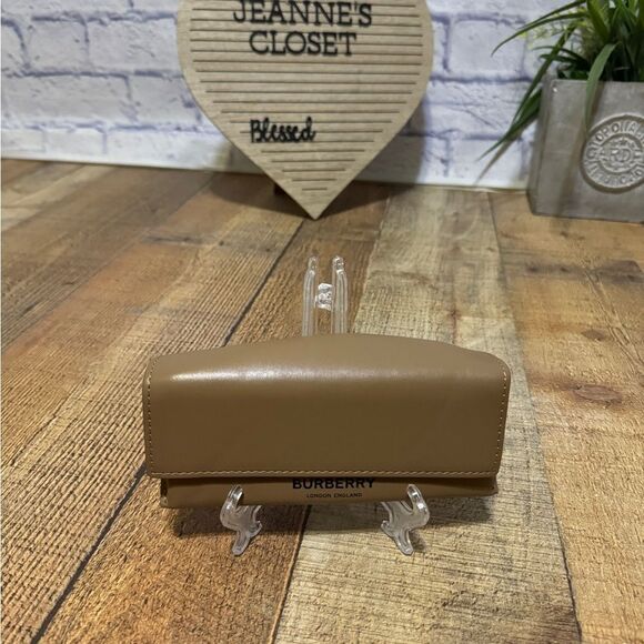 Burberry Camel Brown Slim Triangle Soft Leather Eyeglasses Case - Picture 1 of 8